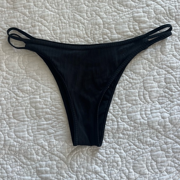 Hollister Bikini Bottoms - Picture 1 of 4